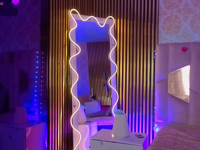 Kristen-tay's BongaCams show and profile