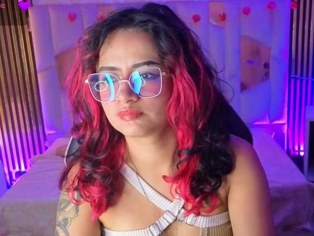 Kristen-tay live cam profile