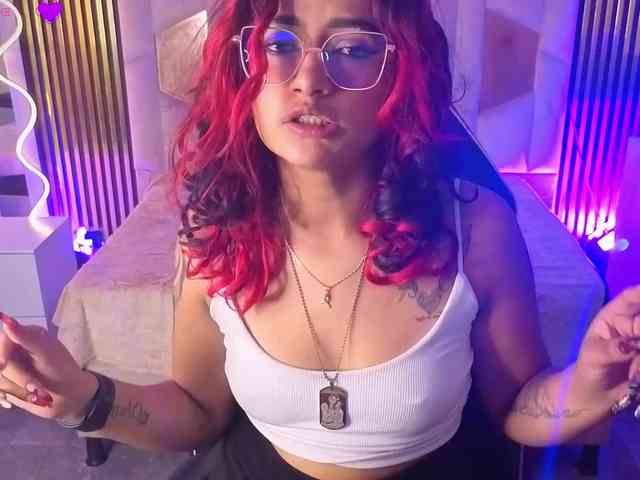 Kristen-tay Live Webcam on BongaCams