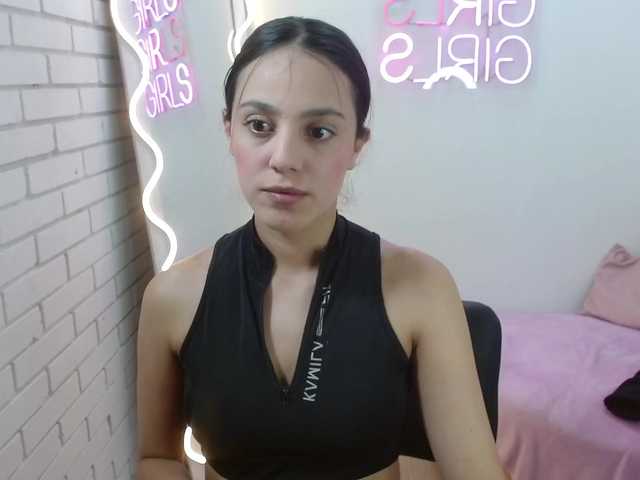 Pia-tay webcam bongacams model stream image