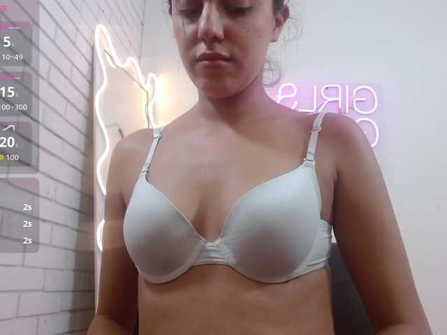 Pia-tay webcam bongacams model stream image