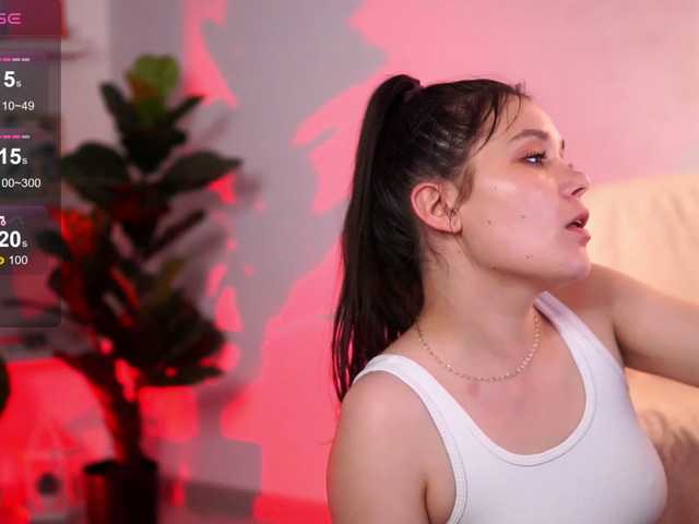 Sex chat gratuit in direct cu RubyxBanks pe BongaCams