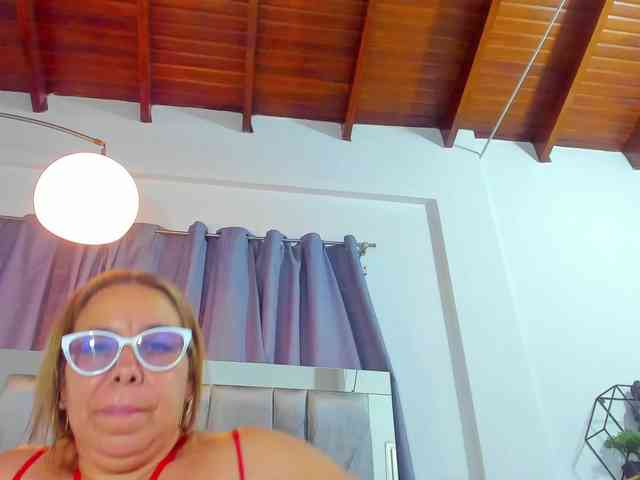 milfhorny69 webcam