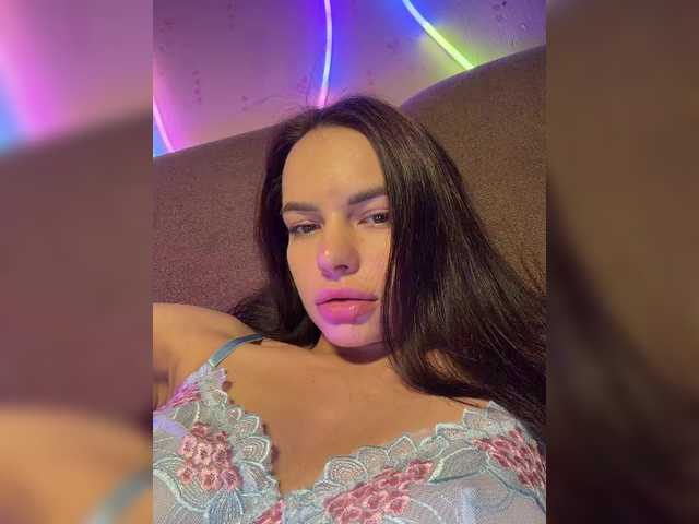 Klubnika13's BongaCams show and profile