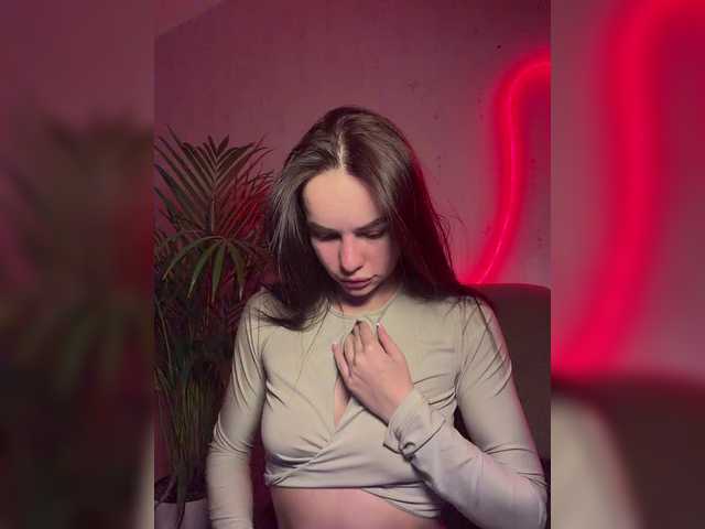 Klubnika13's BongaCams show and profile