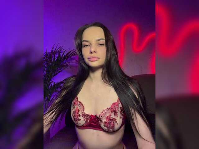 Klubnika13's BongaCams show and profile