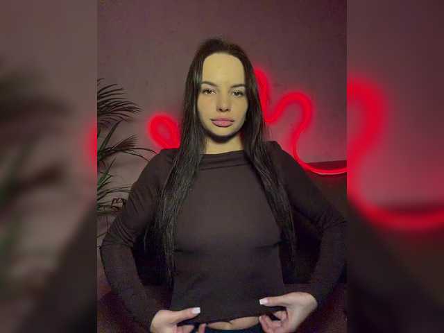 Klubnika13's BongaCams show and profile