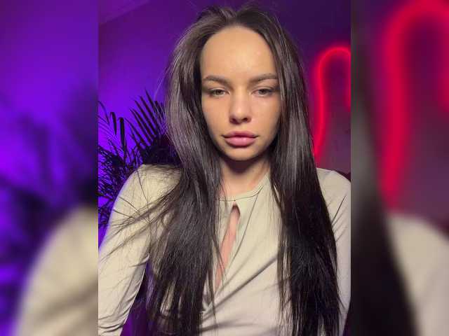 Klubnika13's BongaCams show and profile