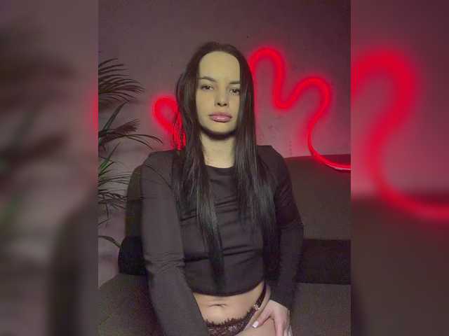 Klubnika13's BongaCams show and profile