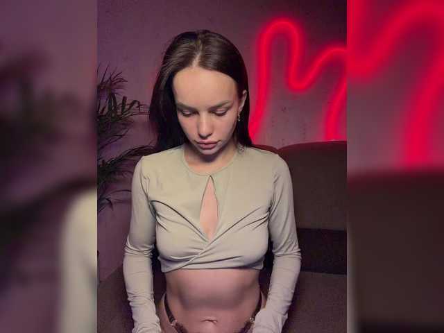 Klubnika13's BongaCams show and profile