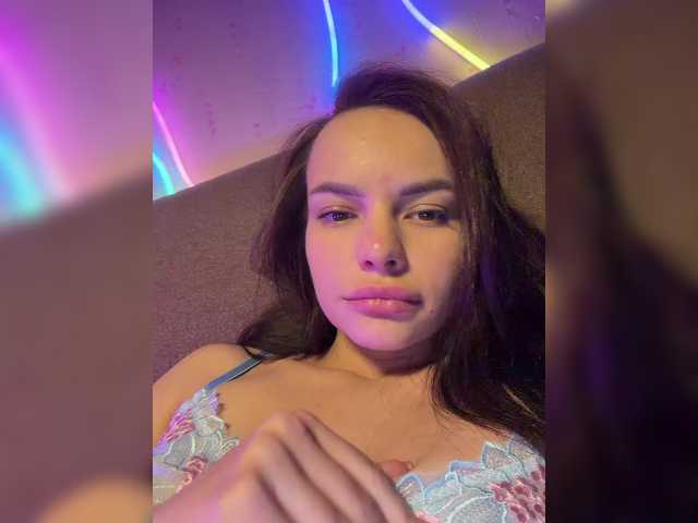 Klubnika13's BongaCams show and profile