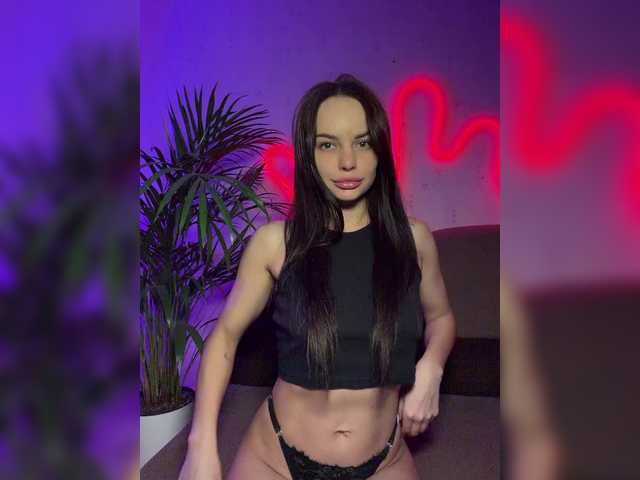 Klubnika13's BongaCams show and profile