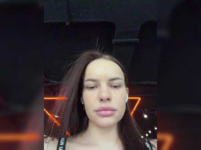 Klubnika13's BongaCams show and profile