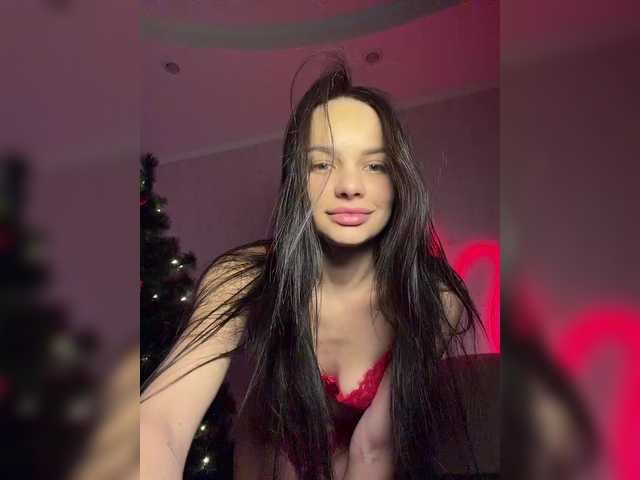 Klubnika13's BongaCams show and profile