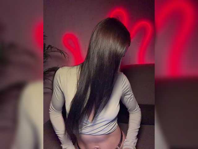 Klubnika13's BongaCams show and profile