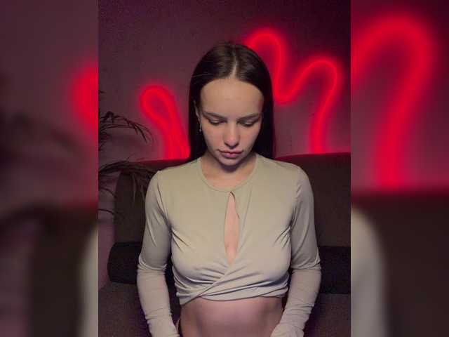 Klubnika13's BongaCams show and profile