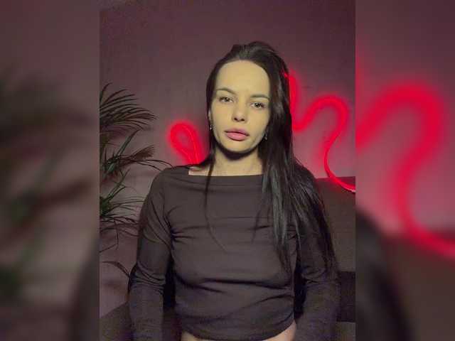 Klubnika13's BongaCams show and profile