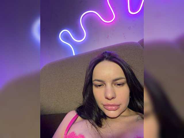 Klubnika13's BongaCams show and profile