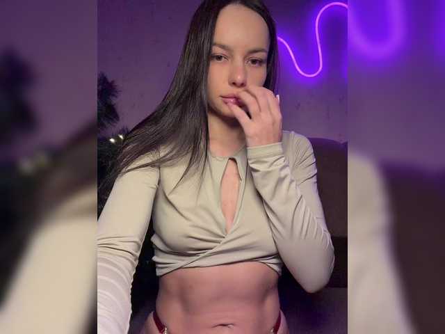 Klubnika13's BongaCams show and profile