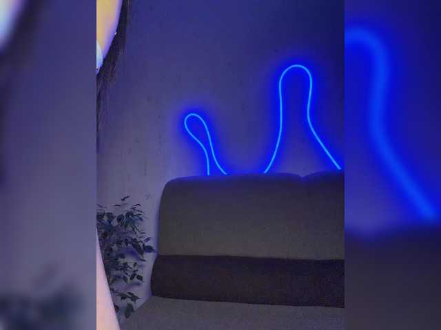 Klubnika13's BongaCams show and profile