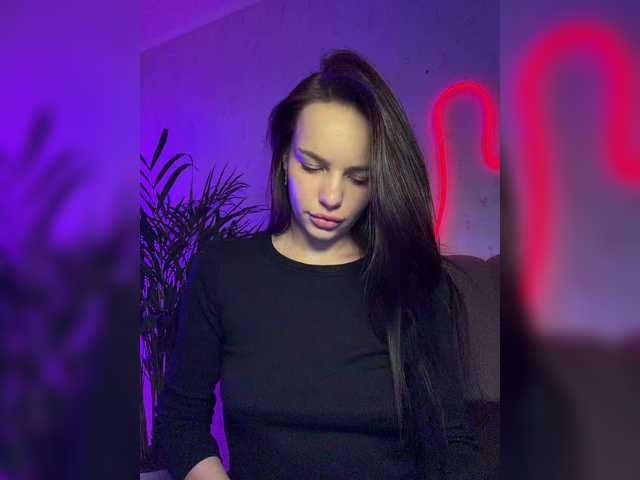 Klubnika13's BongaCams show and profile