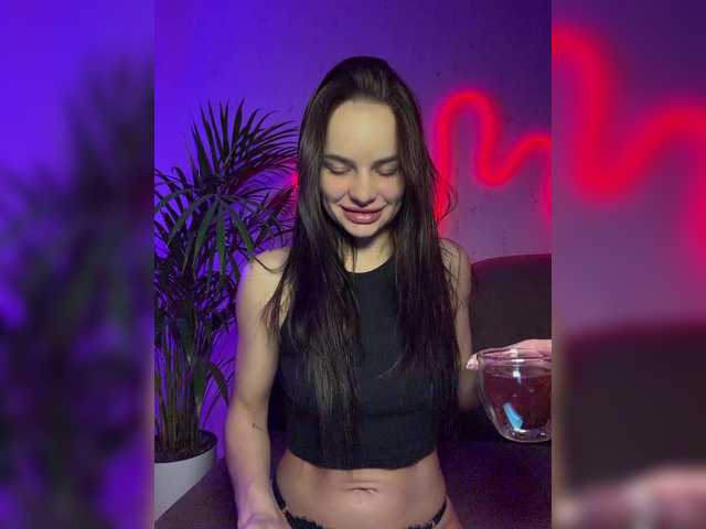 Klubnika13's BongaCams show and profile