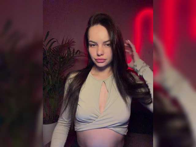 Klubnika13's BongaCams show and profile