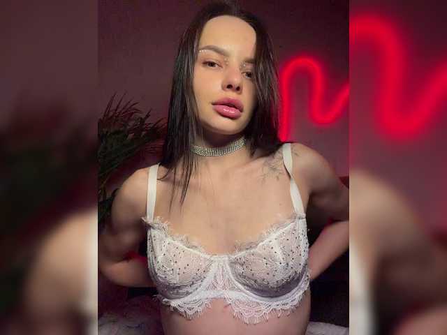 Klubnika13's BongaCams show and profile