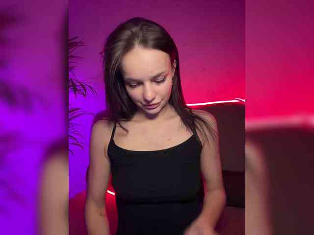 Klubnika13 Live Webcam on BongaCams