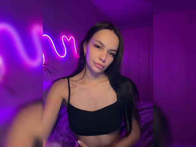 Klubnika13 Live Webcam on BongaCams