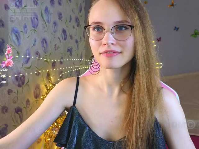 Armura's BongaCams show and profile