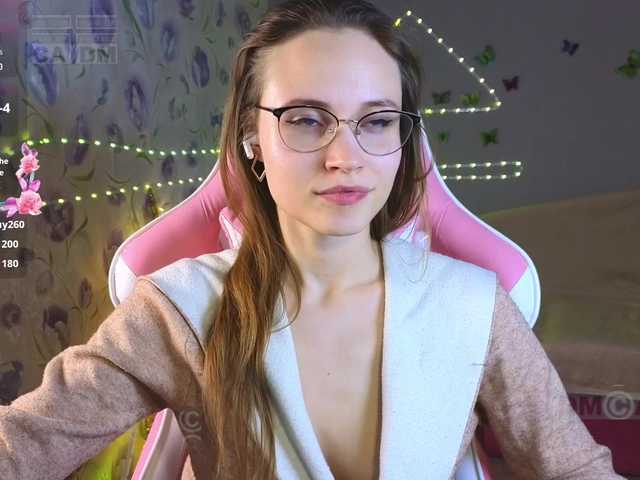 Armura's BongaCams show and profile