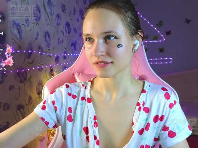 Armura's BongaCams show and profile