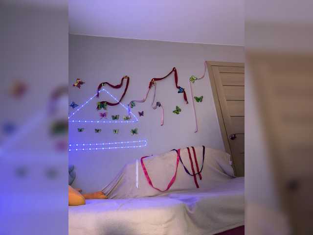 go to chat with Armura