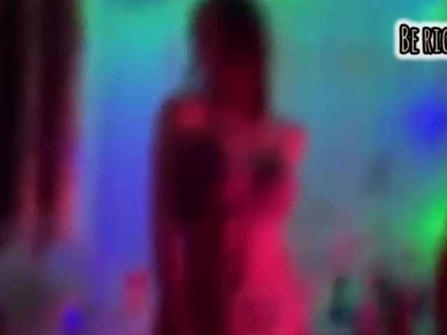 Armura's BongaCams show and profile