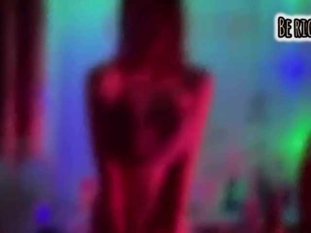 Armura's BongaCams show and profile