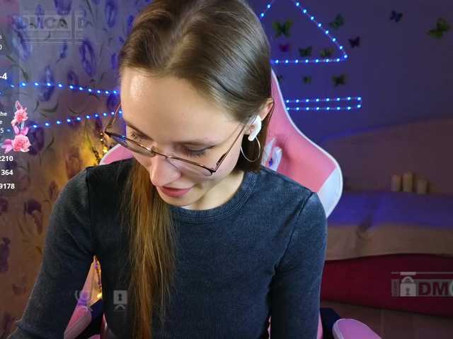 Armura's BongaCams show and profile