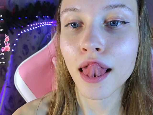 Armura's BongaCams show and profile