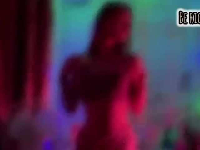 Armura's BongaCams show and profile