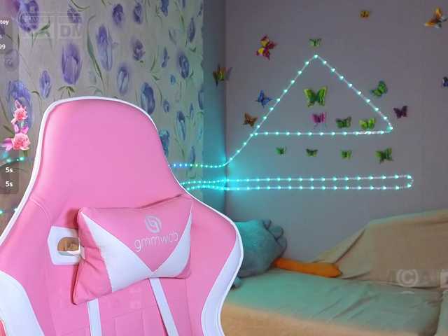 Armura's BongaCams show and profile