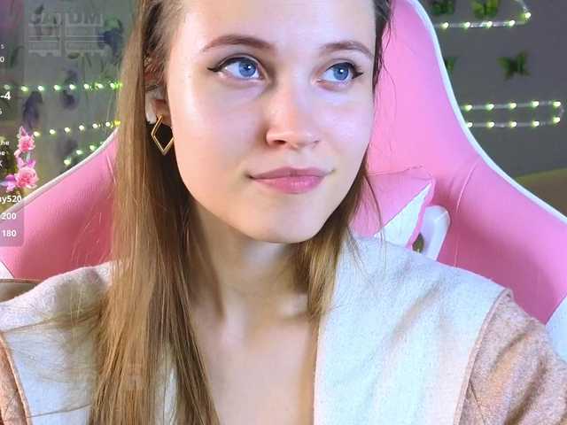 Armura's BongaCams show and profile