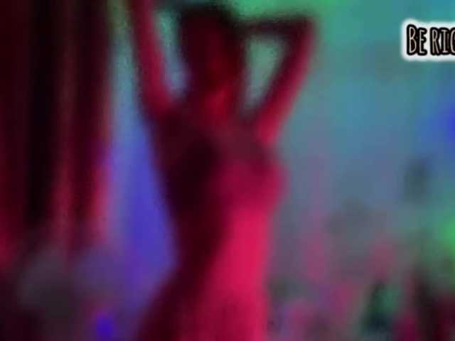 Armura's BongaCams show and profile