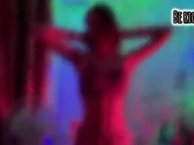 Armura's BongaCams show and profile