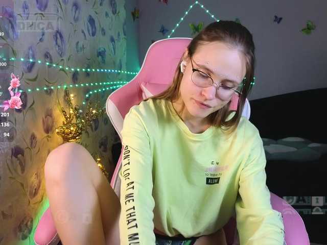 Armura's BongaCams show and profile