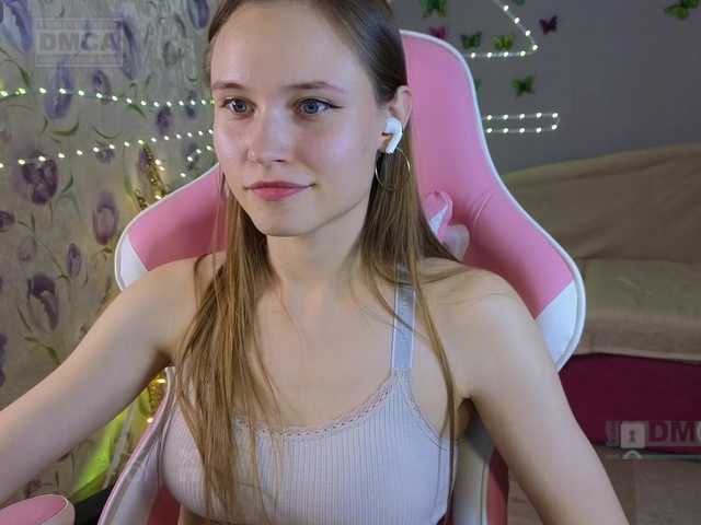 Armura's BongaCams show and profile