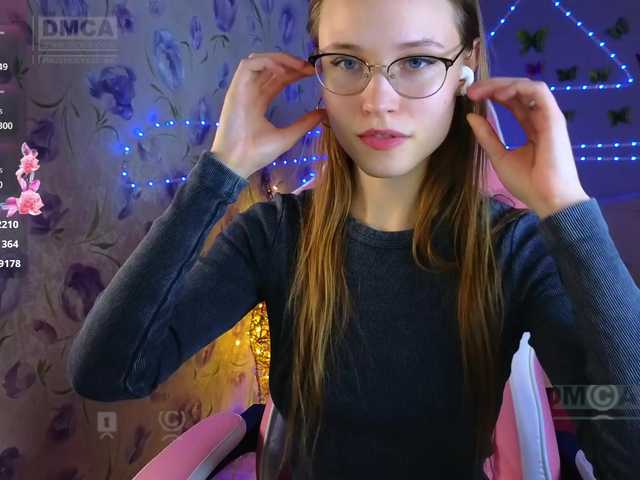 Armura's BongaCams show and profile