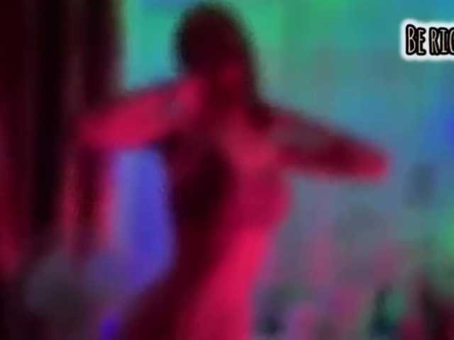 Armura's BongaCams show and profile