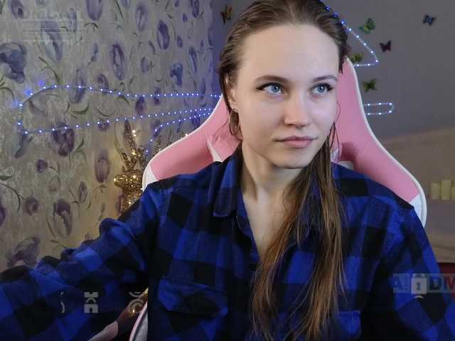 le modèle Armura est en webcam porno dans un show sur le site bongacams, il possède les tags suivants: White/Caucasian,Blonde,Shaved