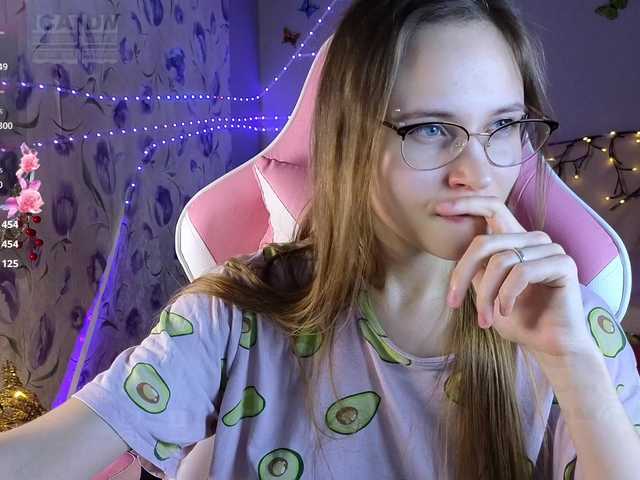 Armura's BongaCams show and profile