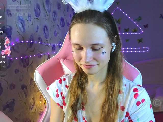 Armura's BongaCams show and profile